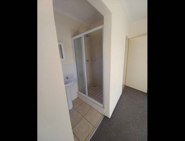 2 BEDROOM APARTMENT FOR SALE IN STRUBENSVALLEI